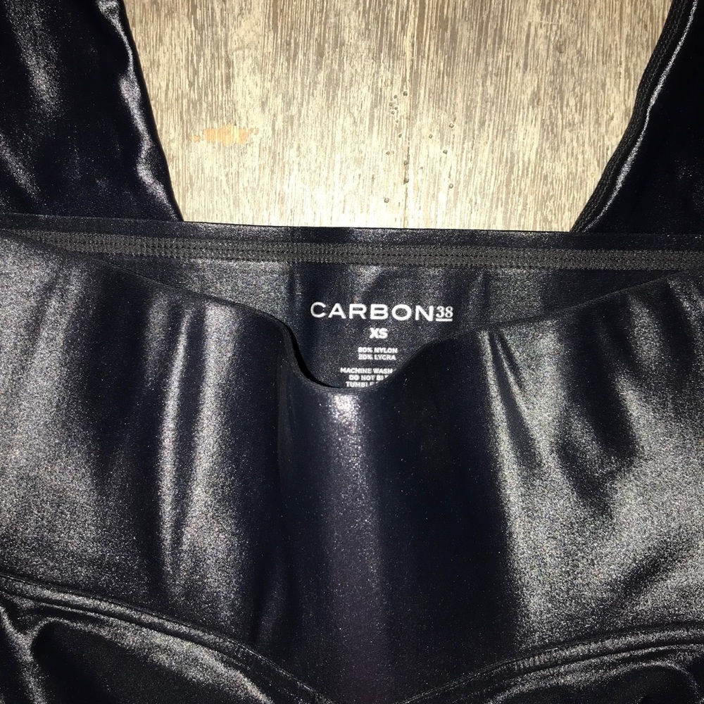 Carbon38 High Waisted Takara 7/8 leggings.